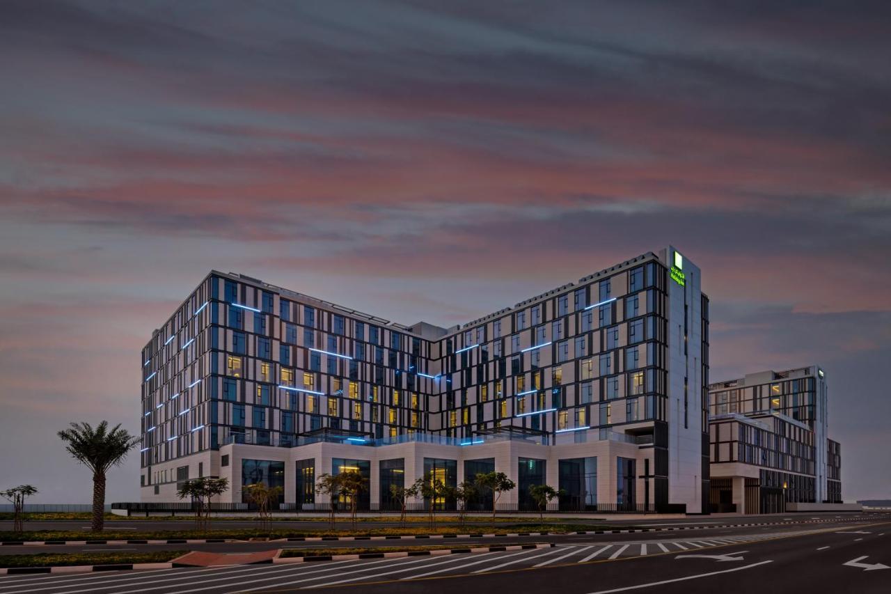 Holiday Inn Dubai Al-Maktoum Airport, An Ihg Hotel Zewnętrze zdjęcie